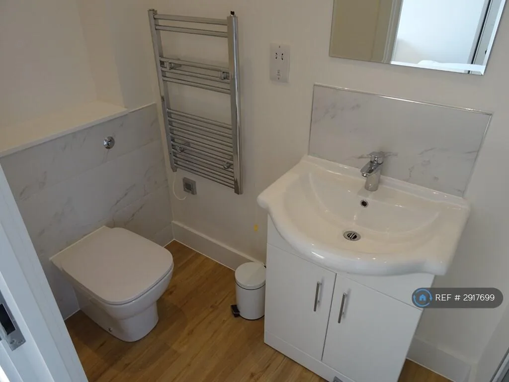 1 bedroom house share for rent