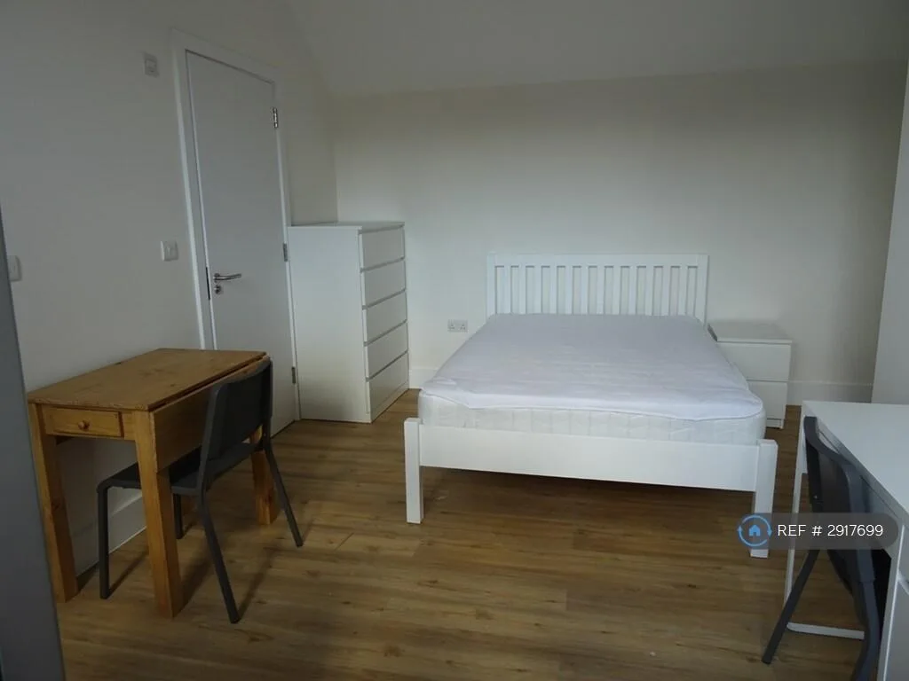 1 bedroom house share for rent