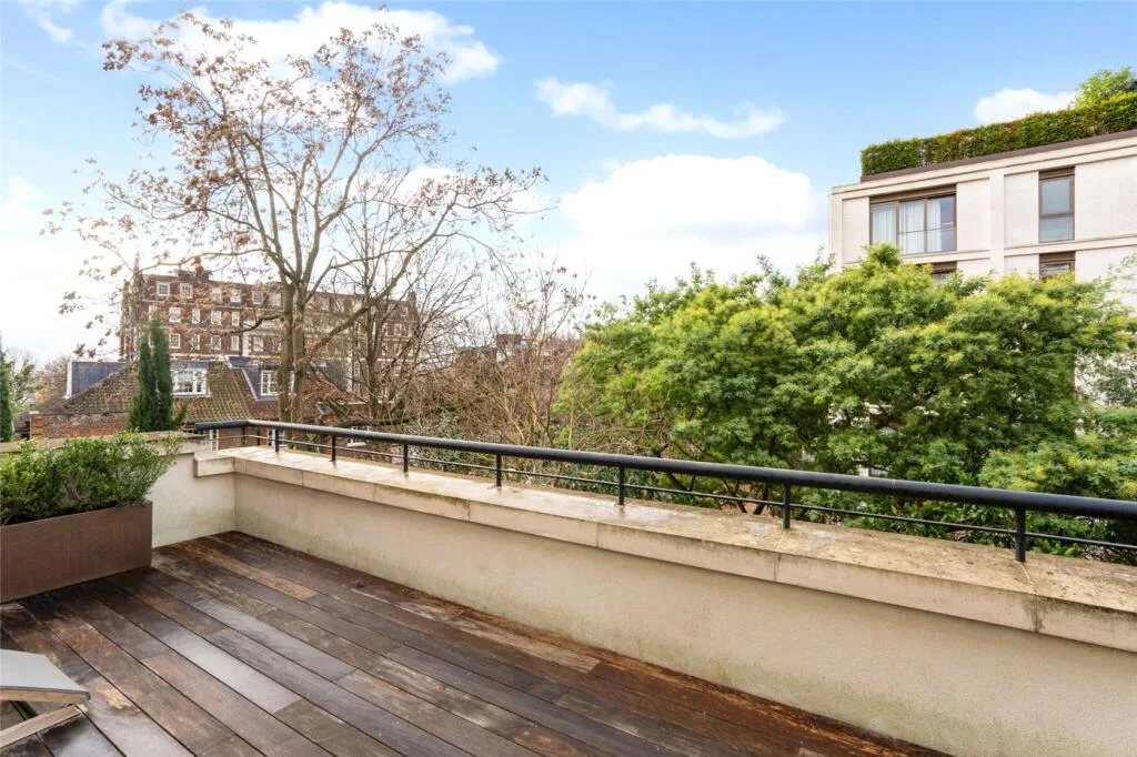 5 bedroom terraced house for rent