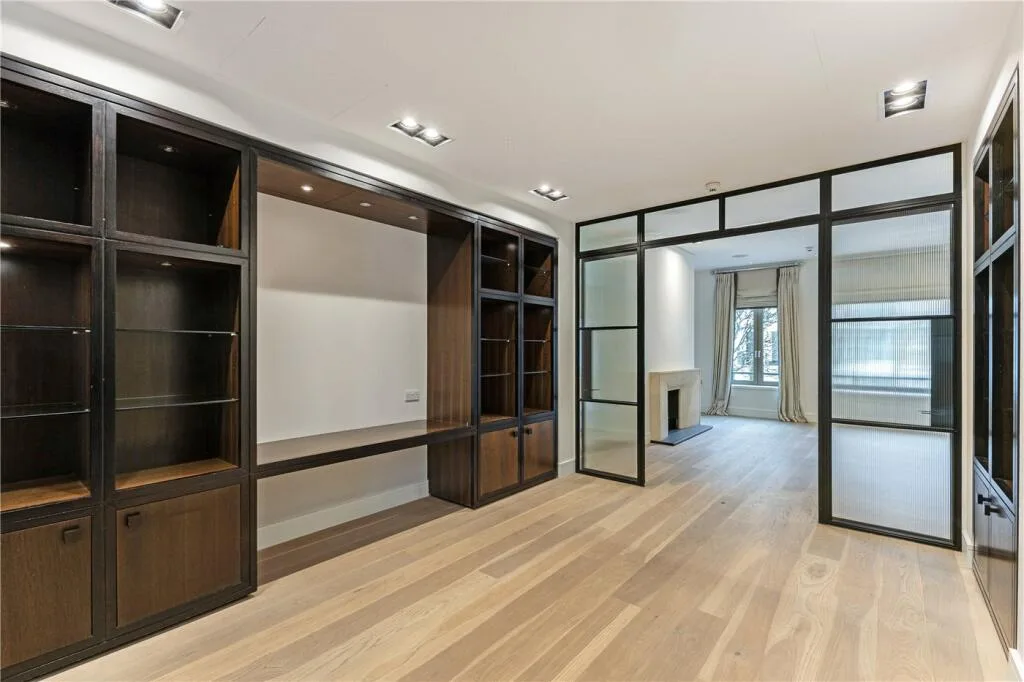 5 bedroom terraced house for rent
