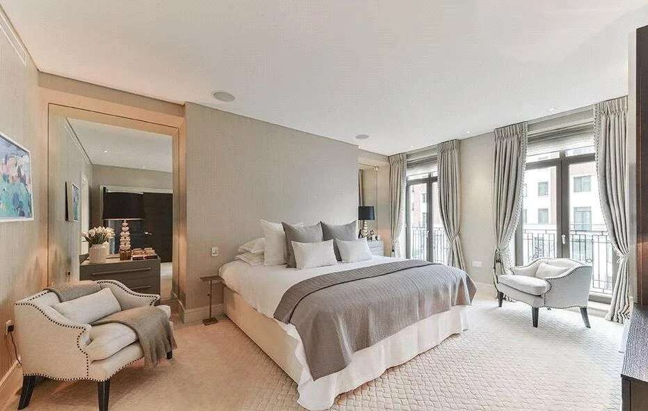 5 bedroom terraced house for rent