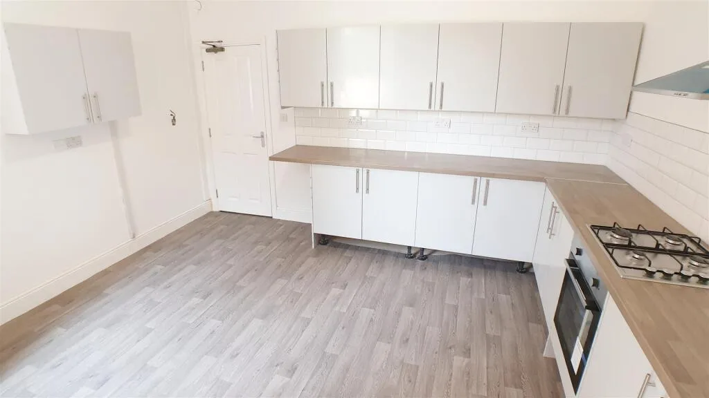 1 bedroom house share for rent