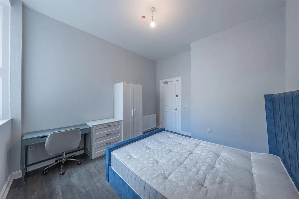 4 bedroom flat for rent