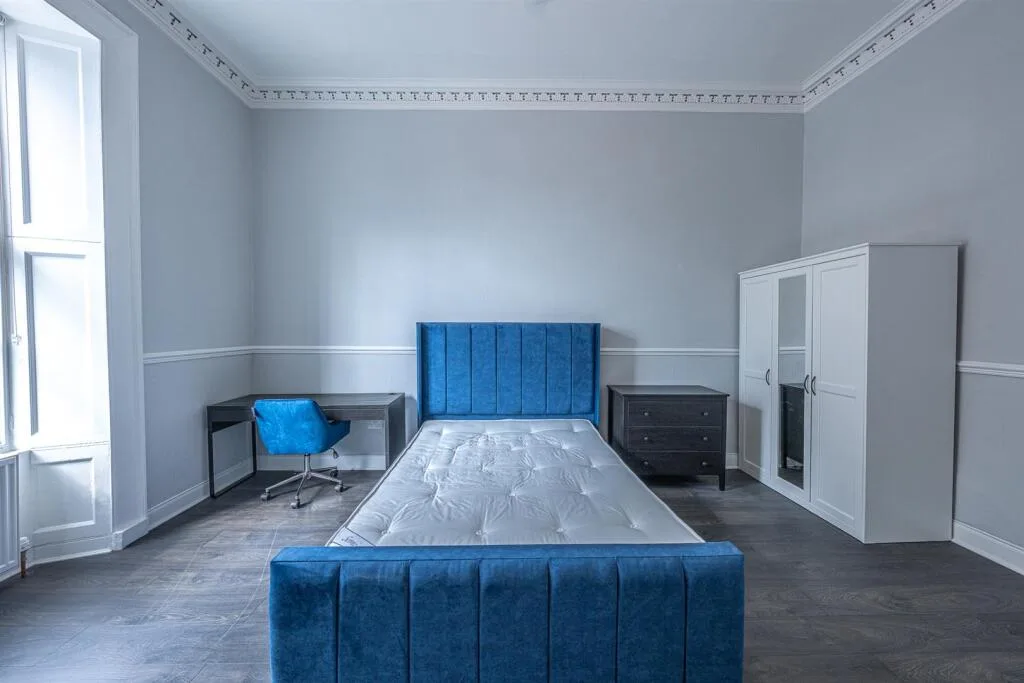 4 bedroom flat for rent