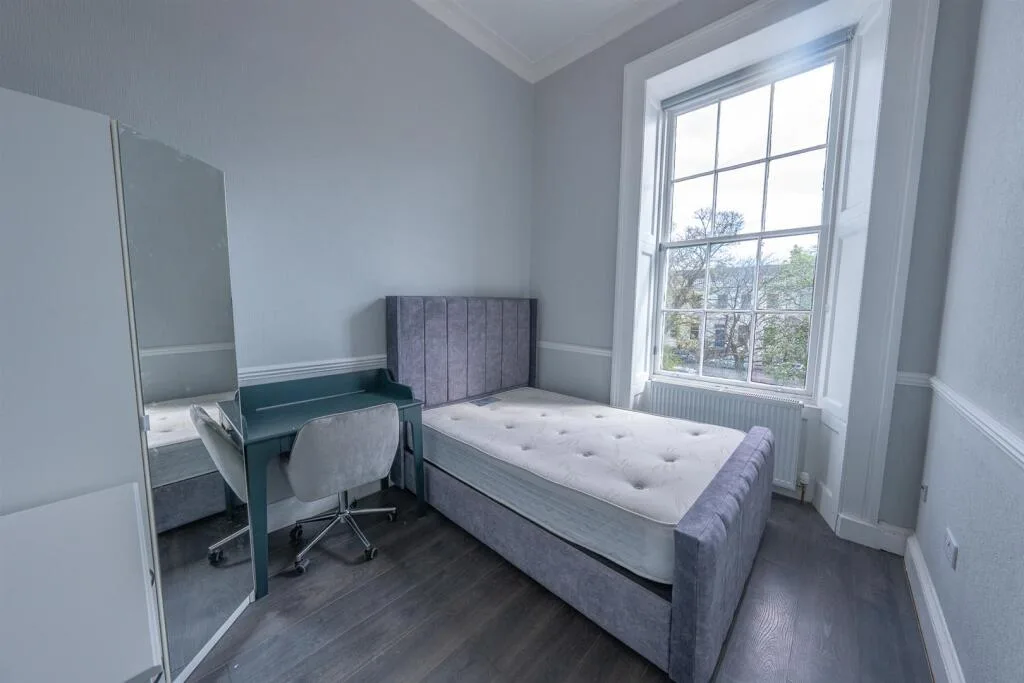 4 bedroom flat for rent