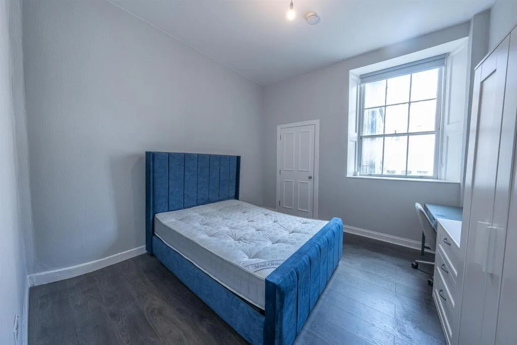 4 bedroom flat for rent