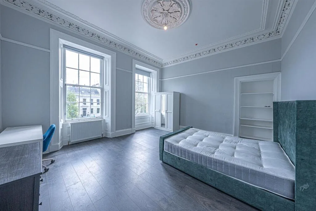 4 bedroom flat for rent
