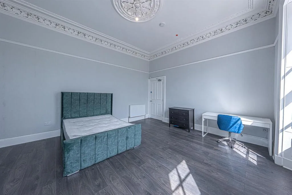 4 bedroom flat for rent