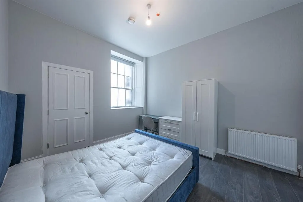4 bedroom flat for rent