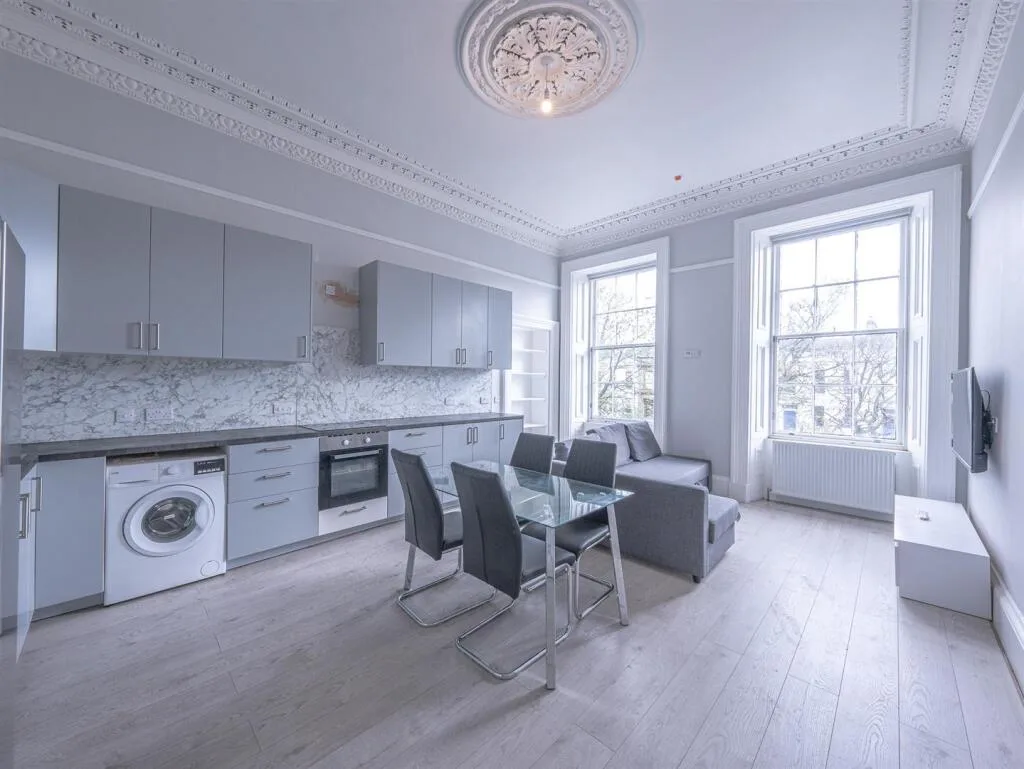 4 bedroom flat for rent