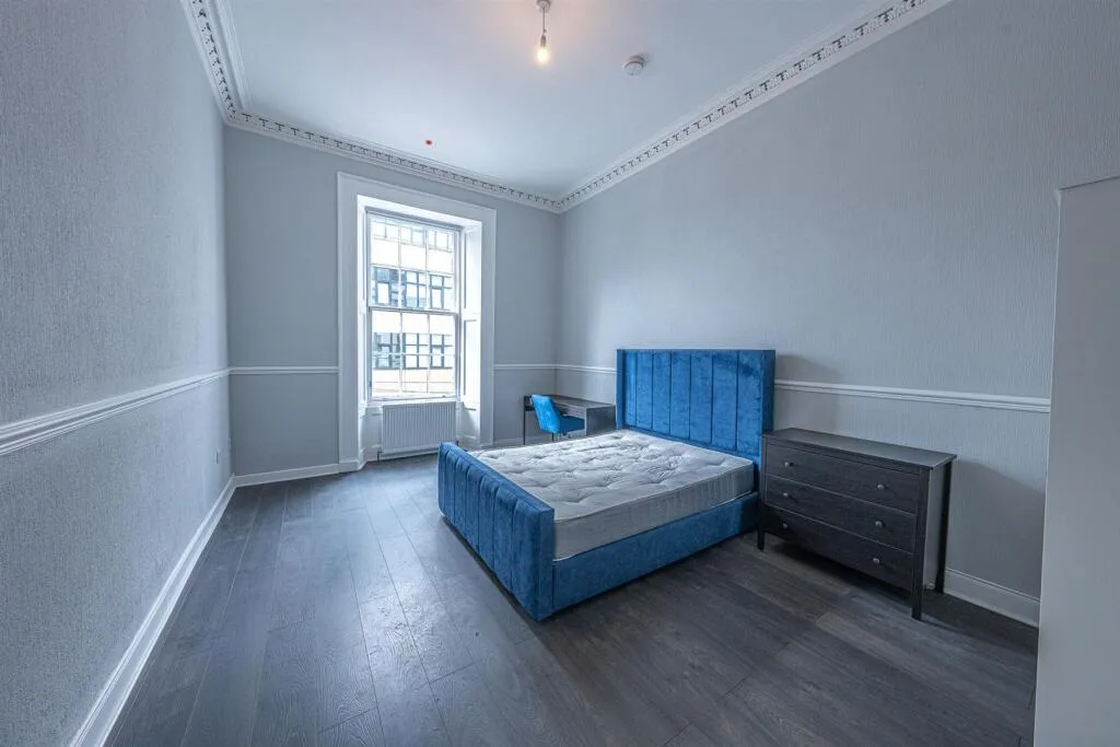 4 bedroom flat for rent