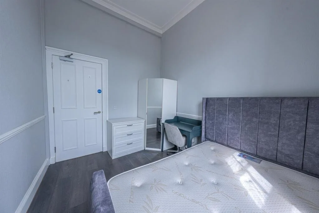 4 bedroom flat for rent