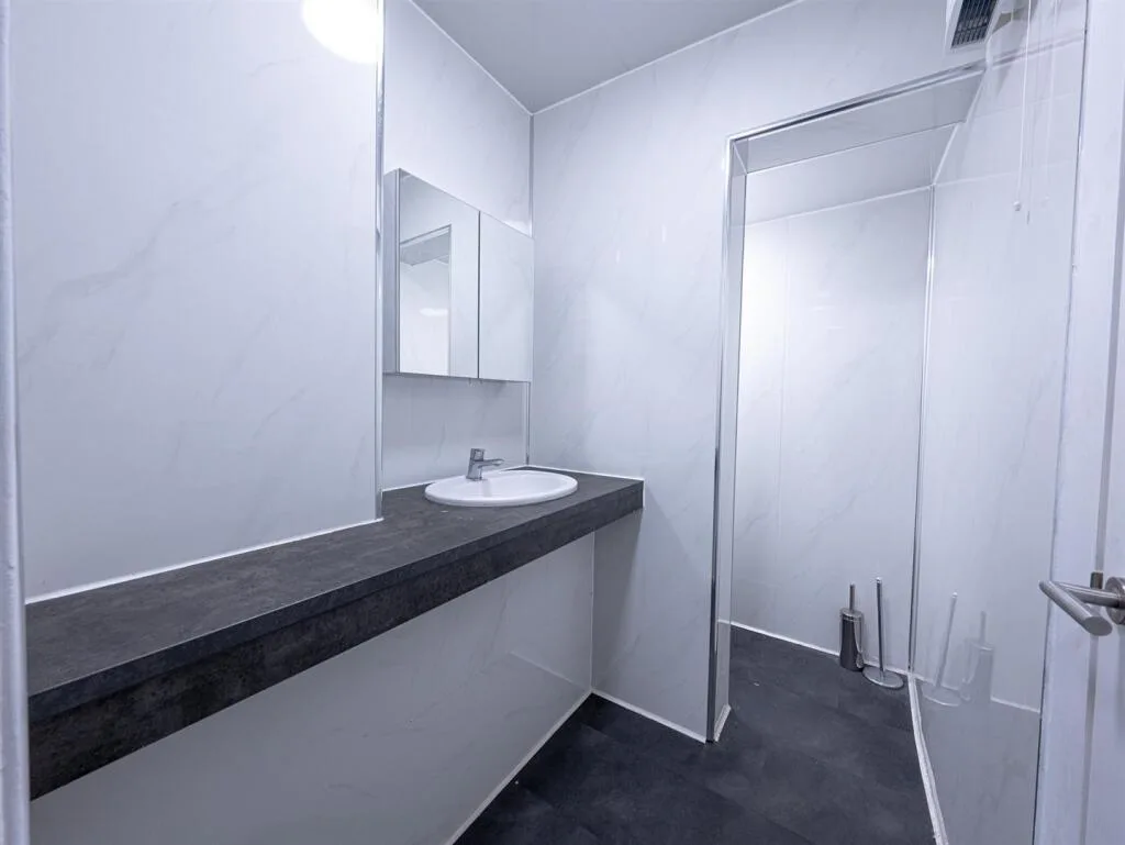 4 bedroom flat for rent