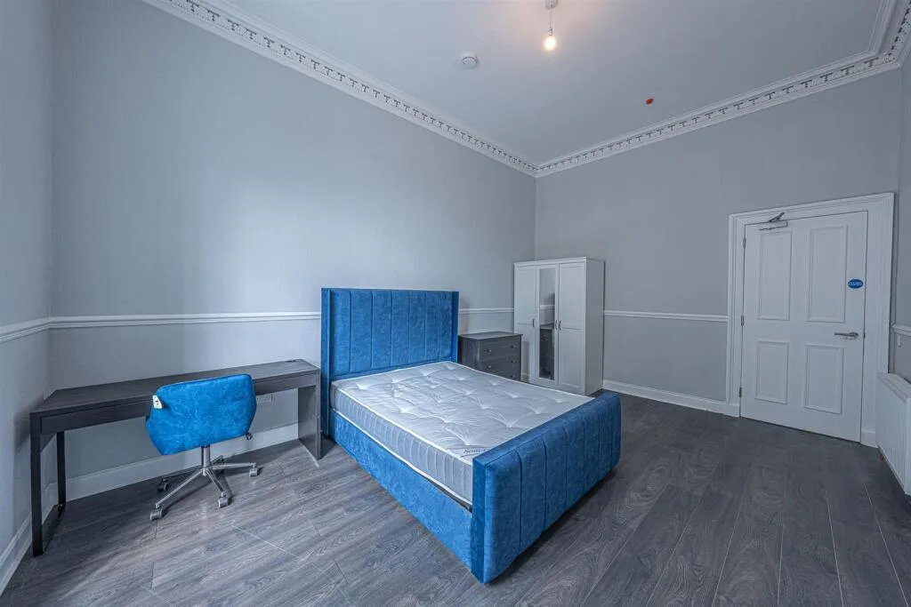 4 bedroom flat for rent