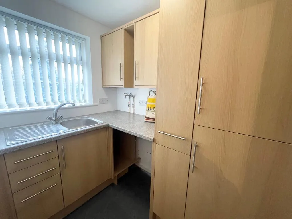 2 bedroom detached house for rent