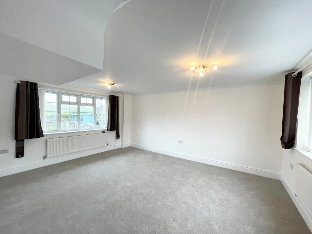 2 bedroom detached house for rent