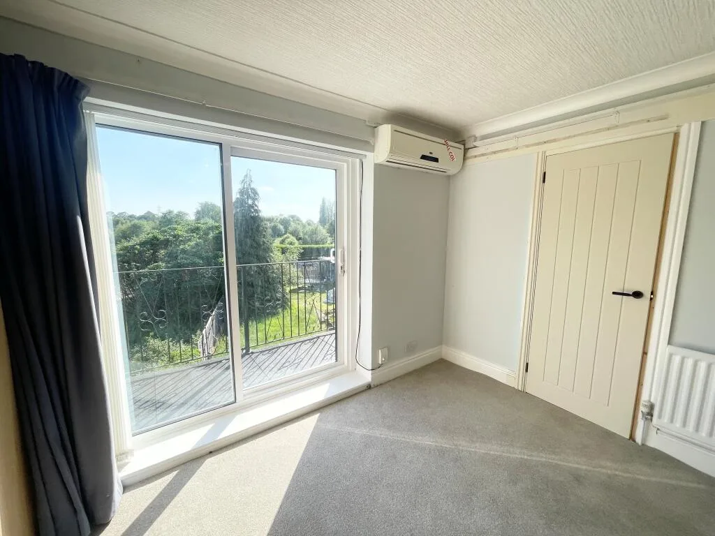 2 bedroom detached house for rent