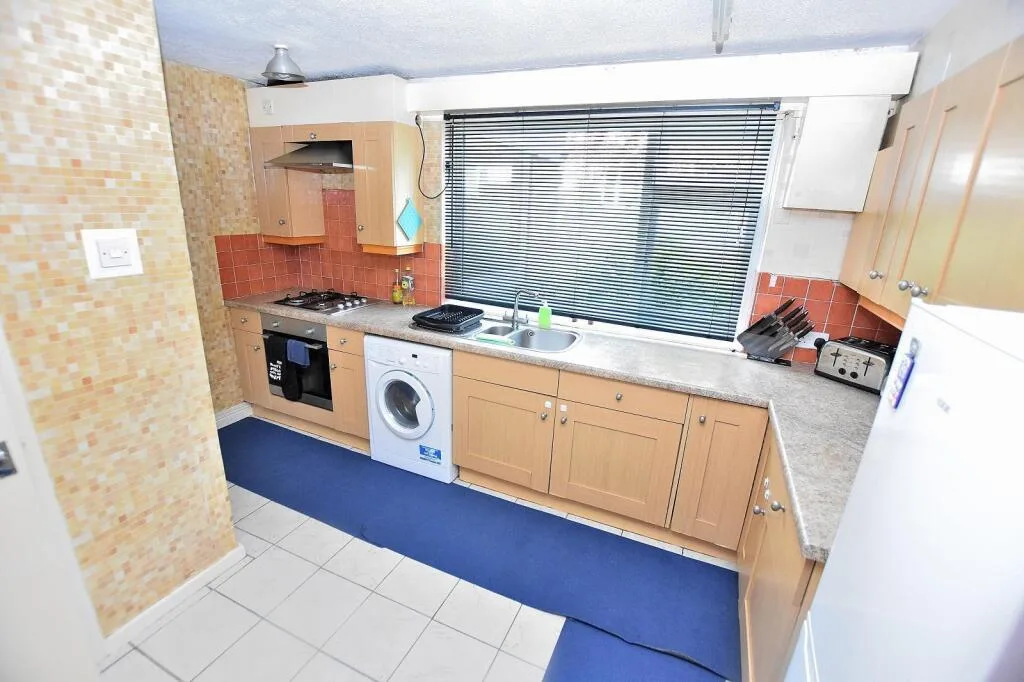 2 bedroom ground floor flat for rent