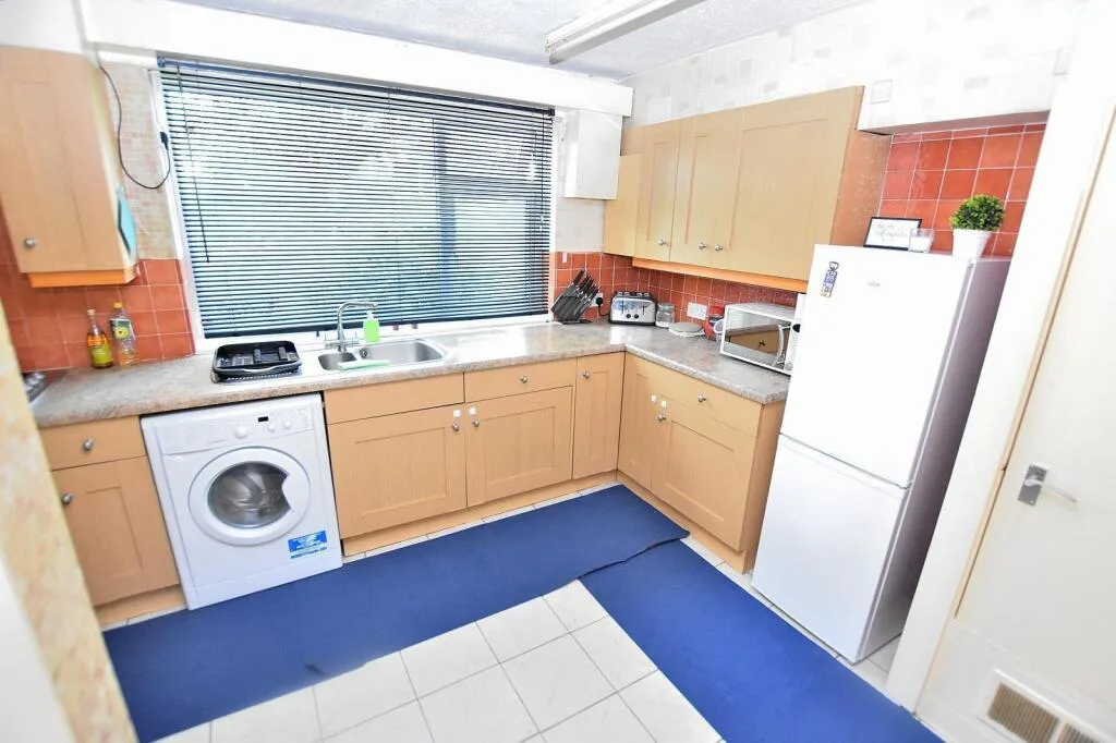 2 bedroom ground floor flat for rent