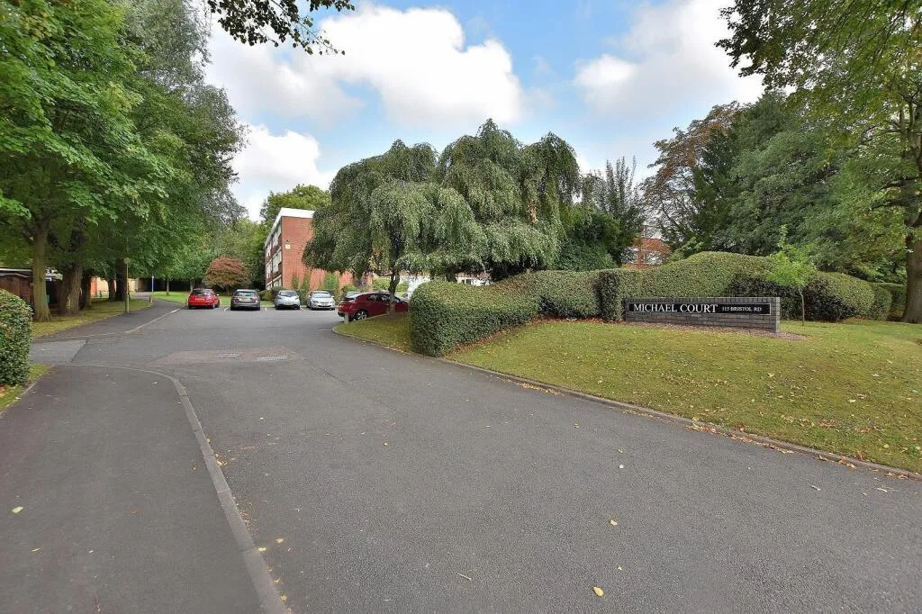 2 bedroom ground floor flat for rent