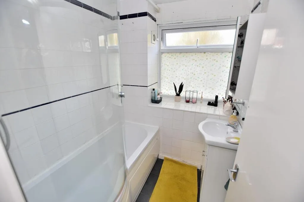 2 bedroom ground floor flat for rent