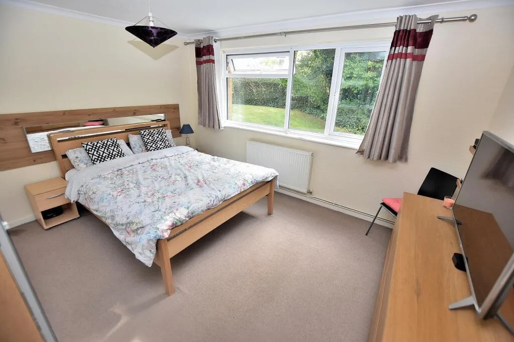 2 bedroom ground floor flat for rent