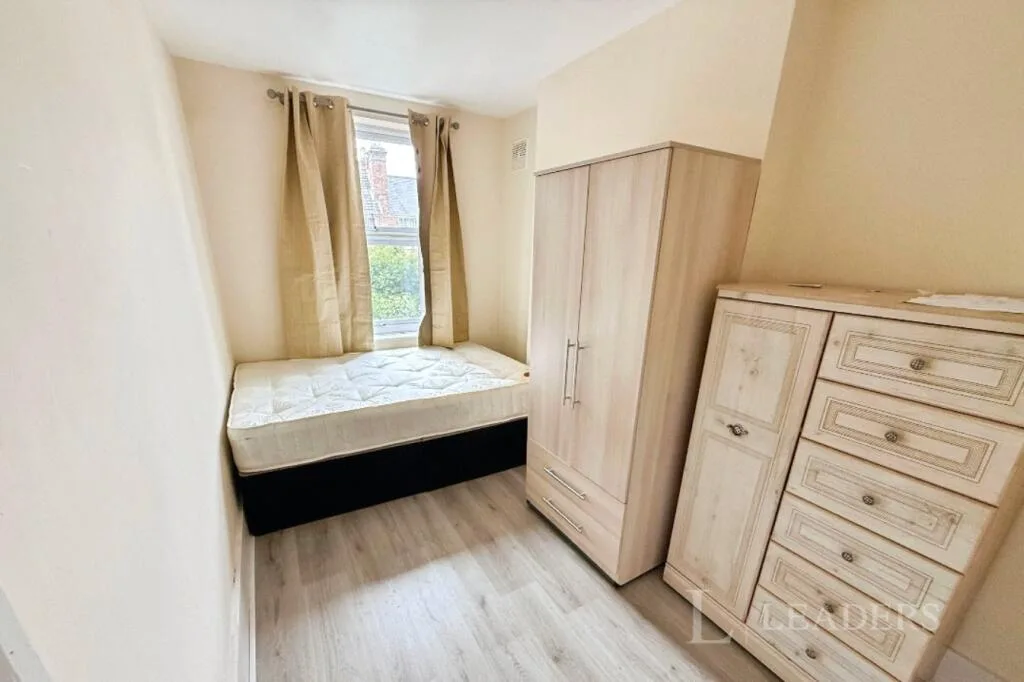 1 bedroom house share for rent