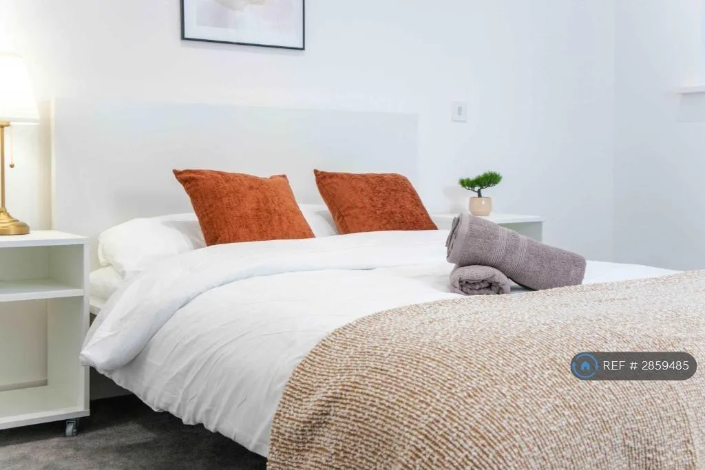 4 bedroom flat for rent