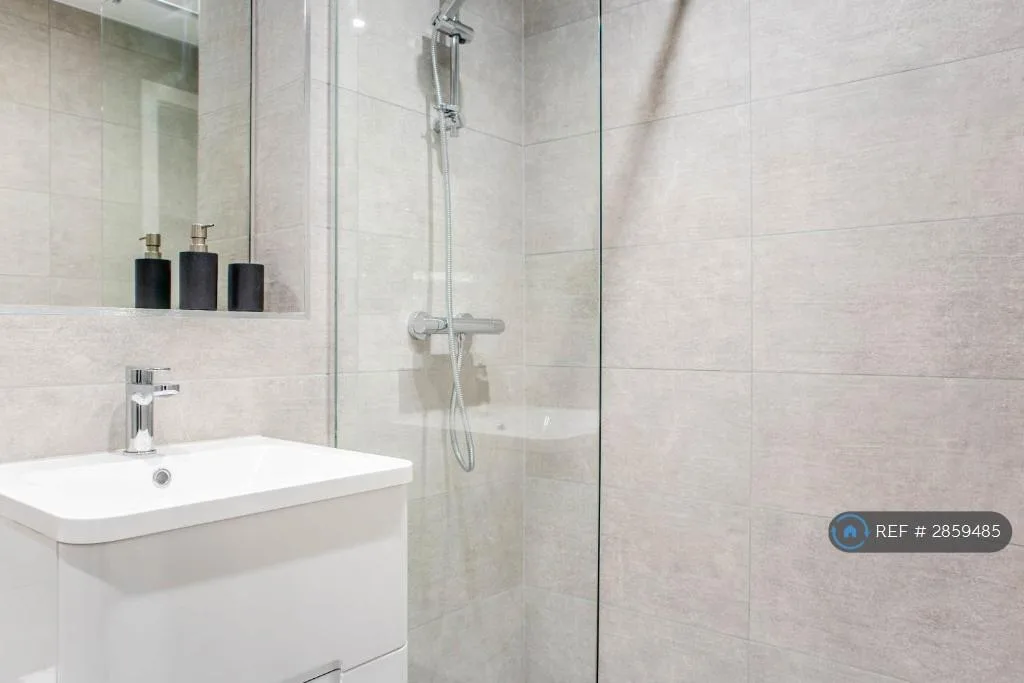 4 bedroom flat for rent