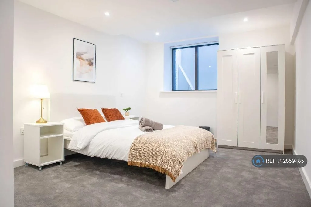 4 bedroom flat for rent