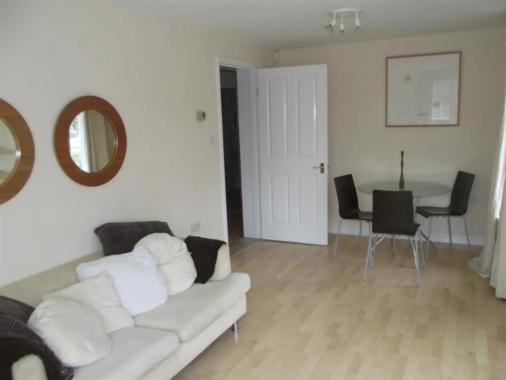 2 bedroom ground floor flat for rent