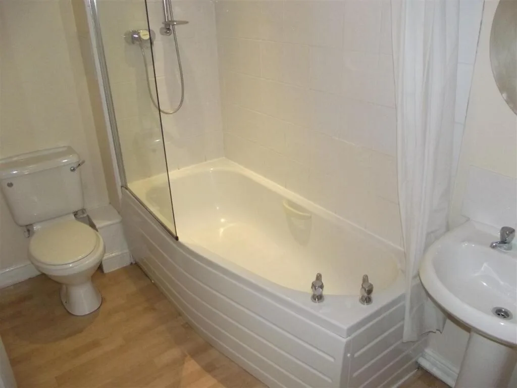 2 bedroom ground floor flat for rent