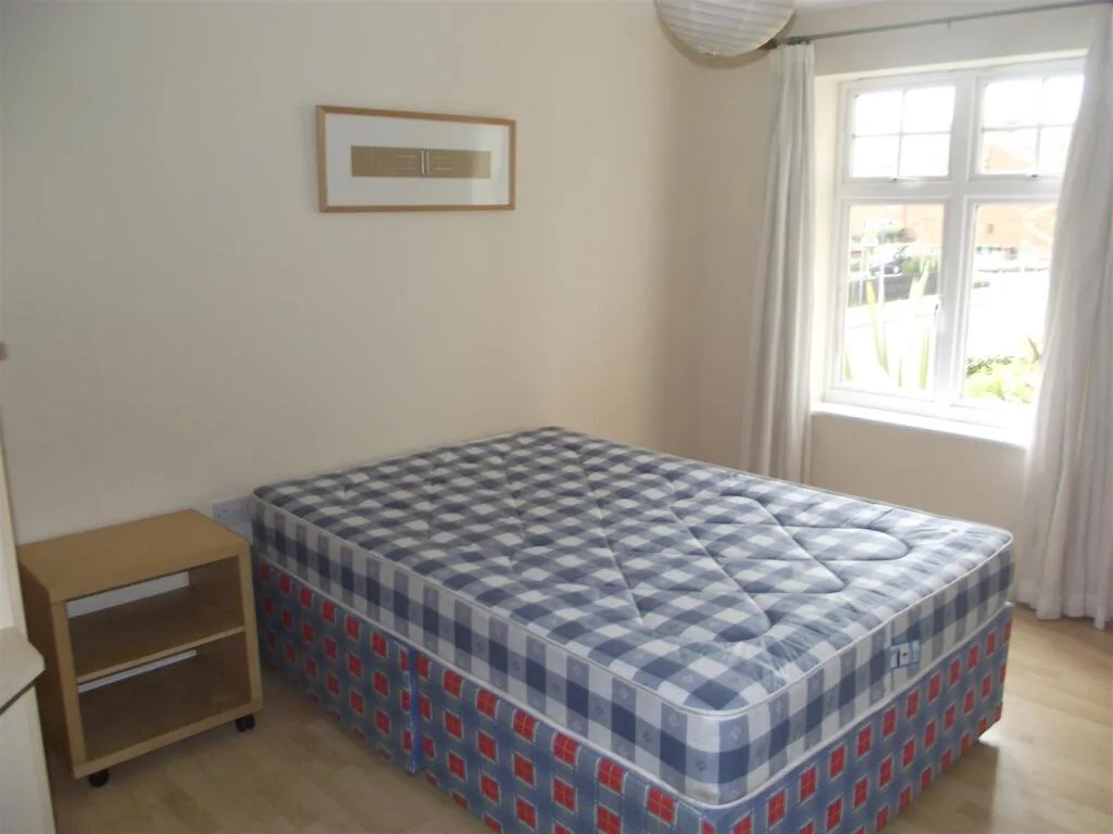 2 bedroom ground floor flat for rent