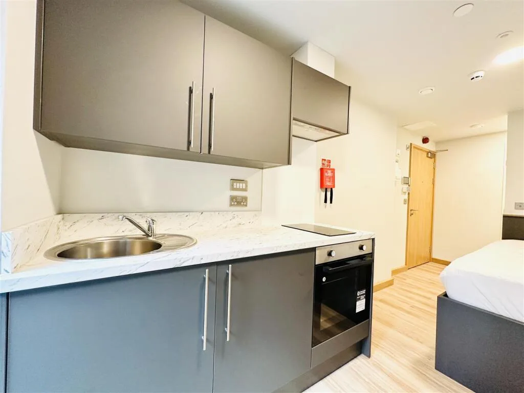 Studio flat for rent