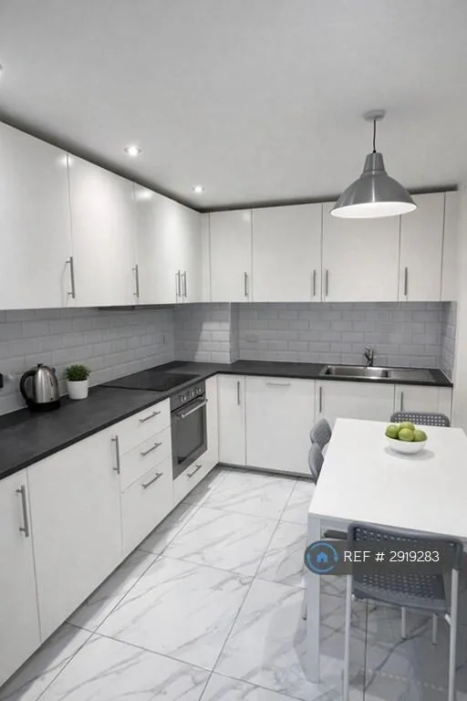 4 bedroom flat for rent