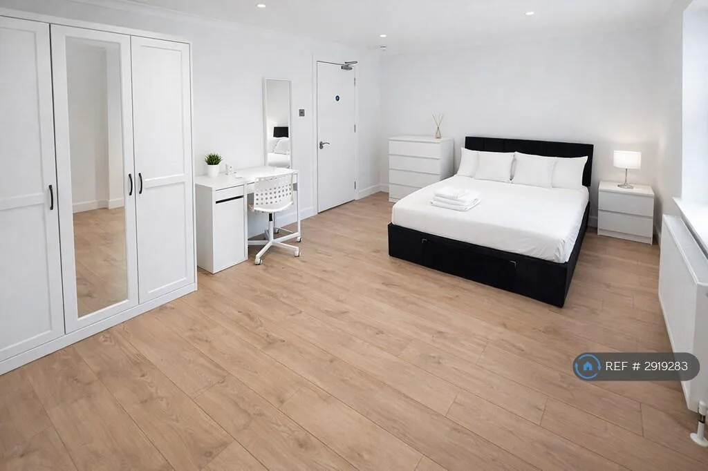 4 bedroom flat for rent