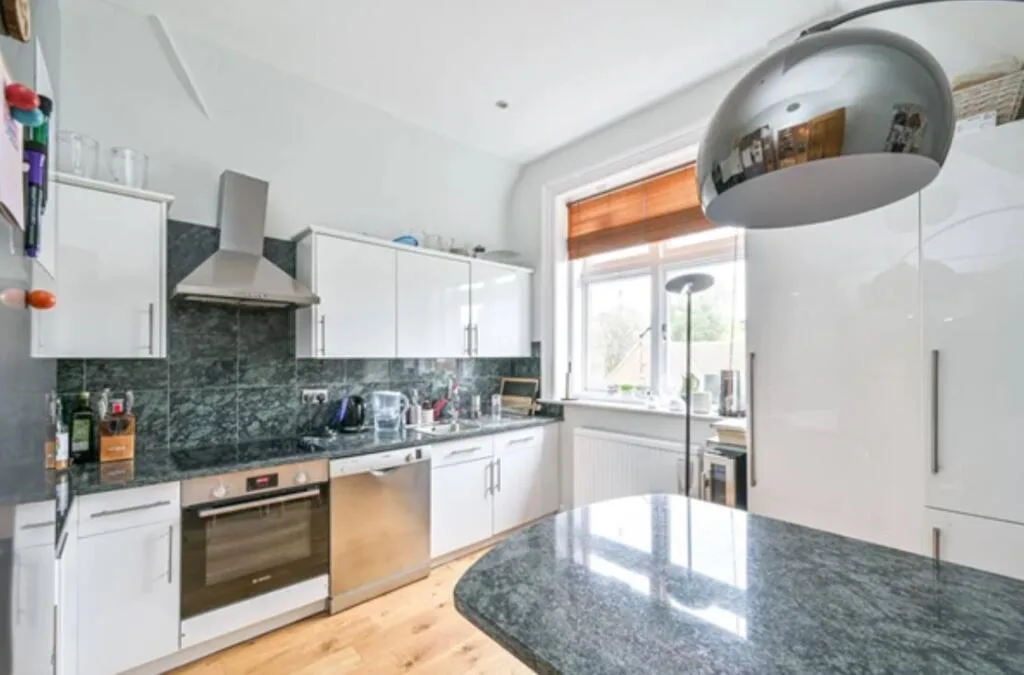 4 bedroom flat for rent