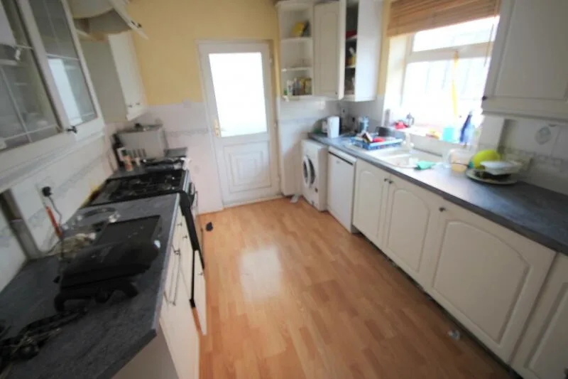 4 bedroom semi-detached house for rent