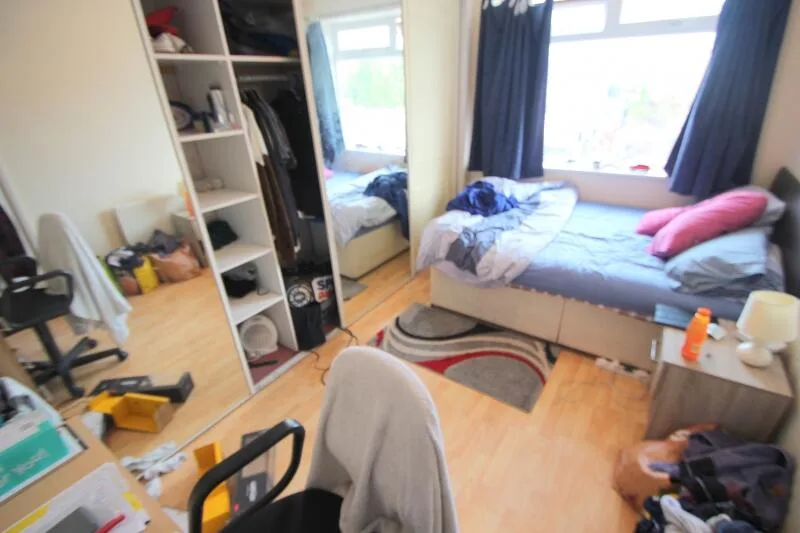 4 bedroom semi-detached house for rent
