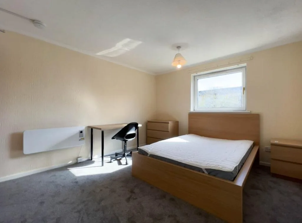 4 bedroom flat for rent