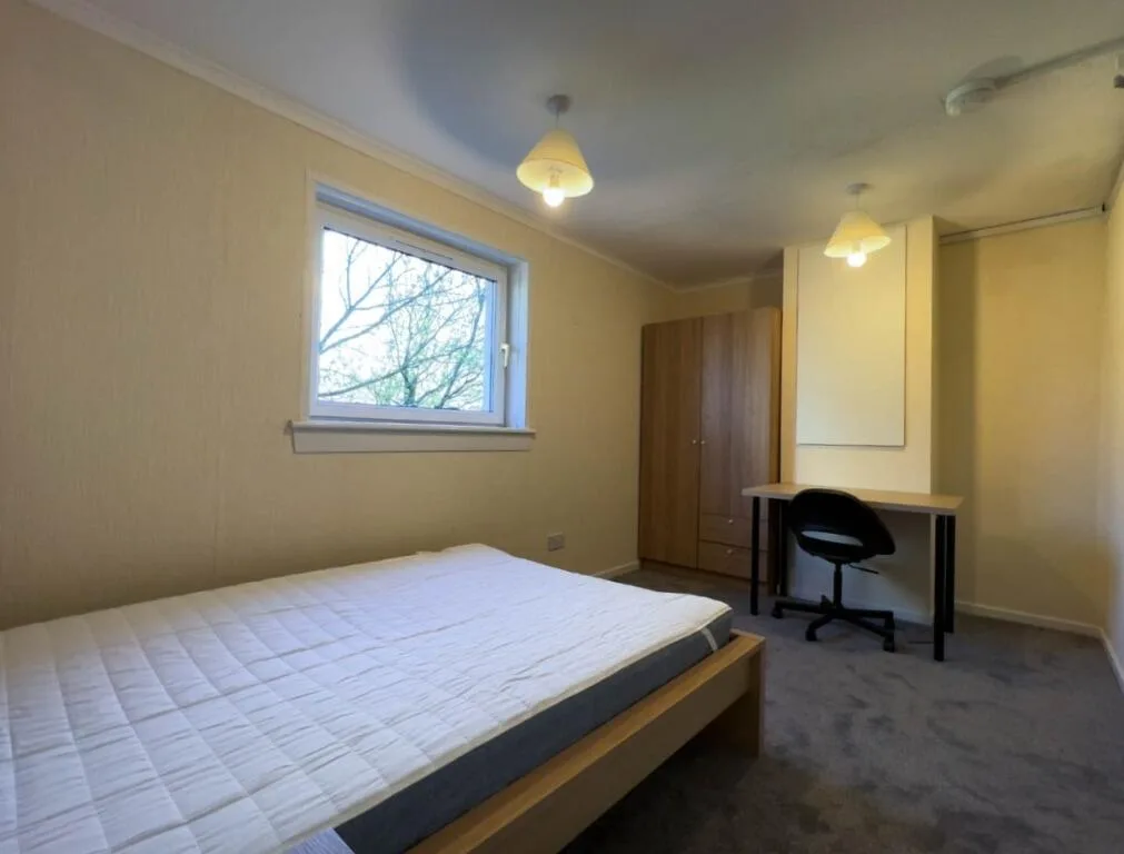 4 bedroom flat for rent