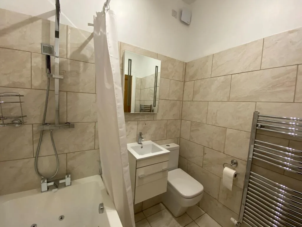 3 bedroom flat for rent