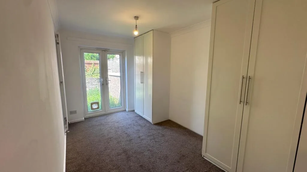3 bedroom end of terrace house for rent