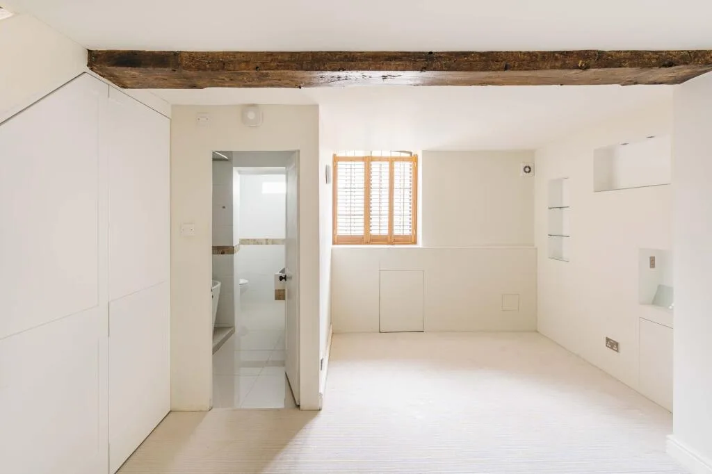 2 bedroom mews property for rent
