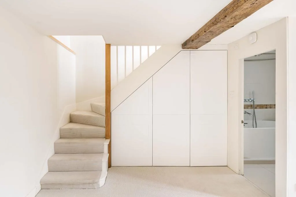 2 bedroom mews property for rent