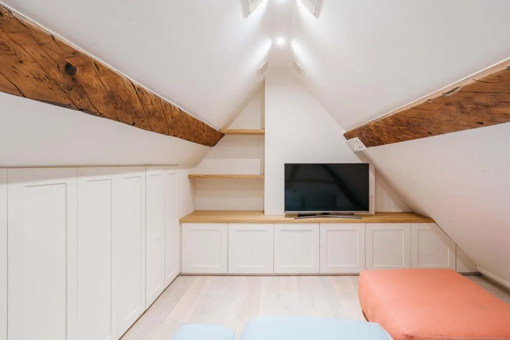 2 bedroom mews property for rent