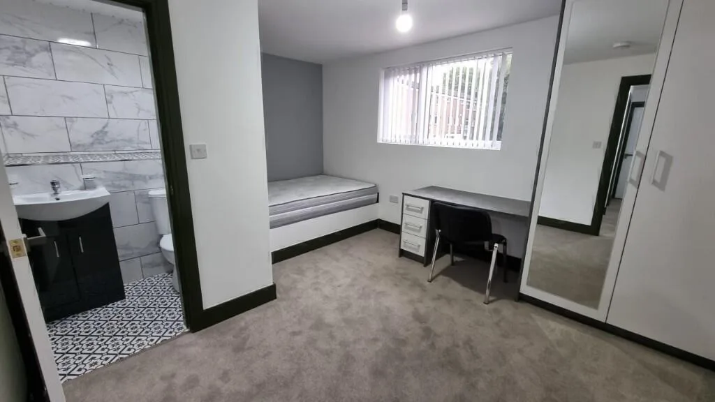 8 bedroom terraced house for rent