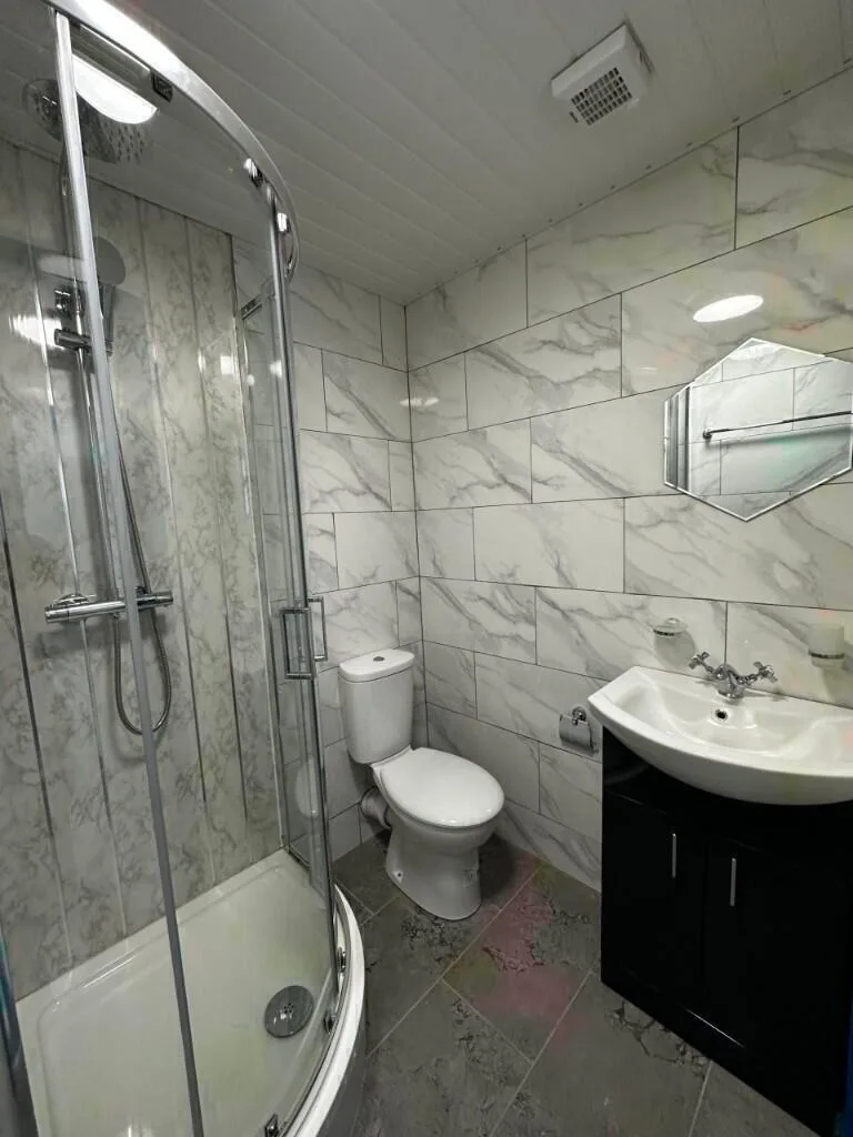 8 bedroom terraced house for rent