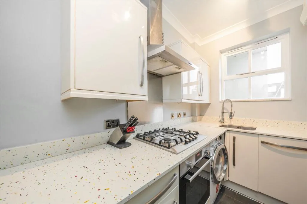 2 bedroom house for rent