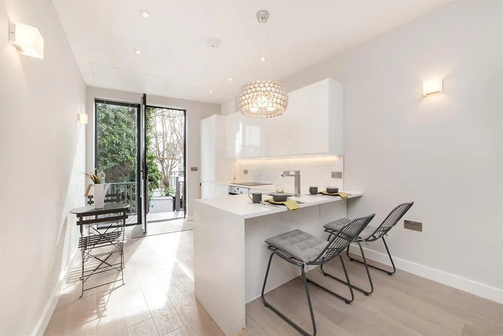 3 bedroom flat for rent